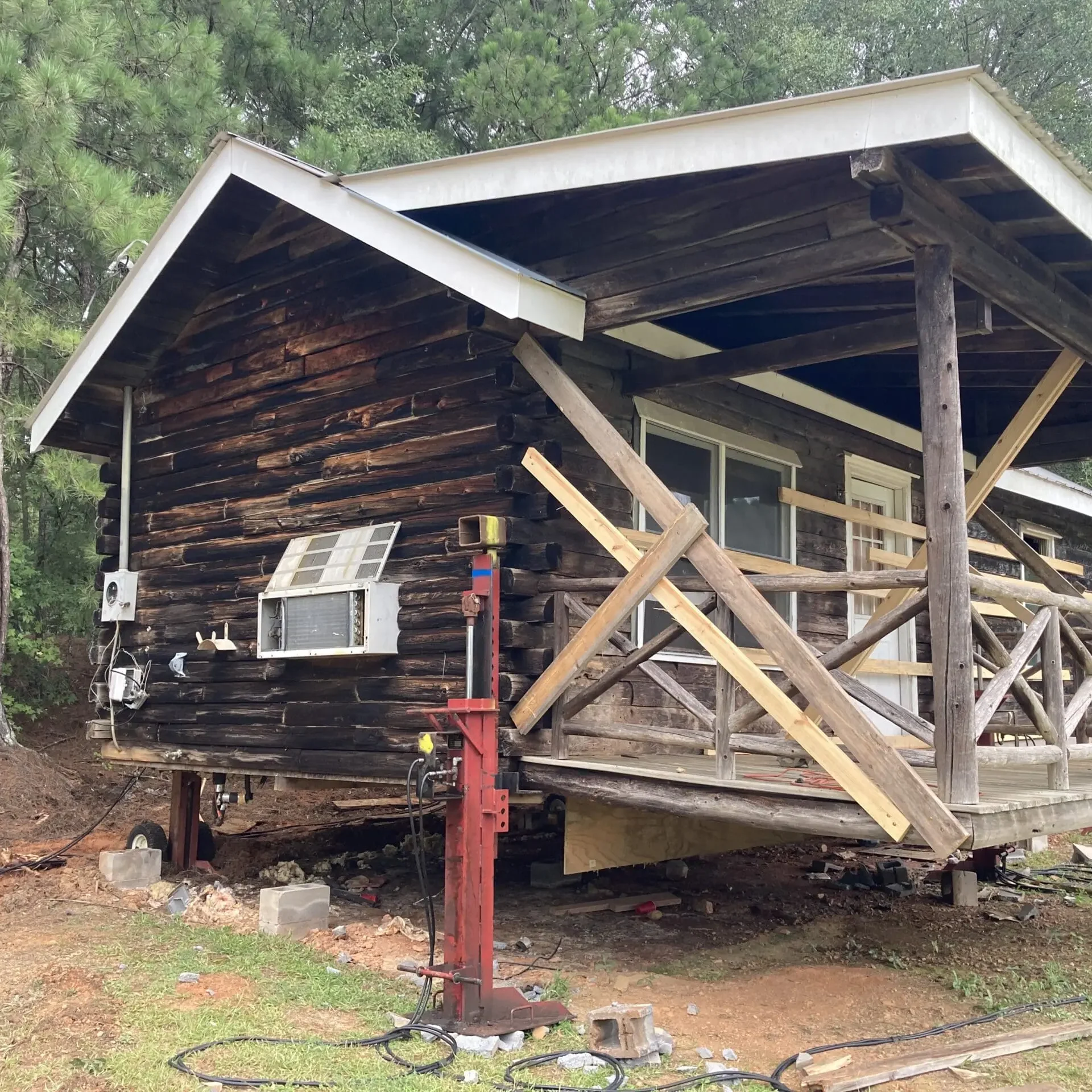 House on hydrologic lift waiting for move.